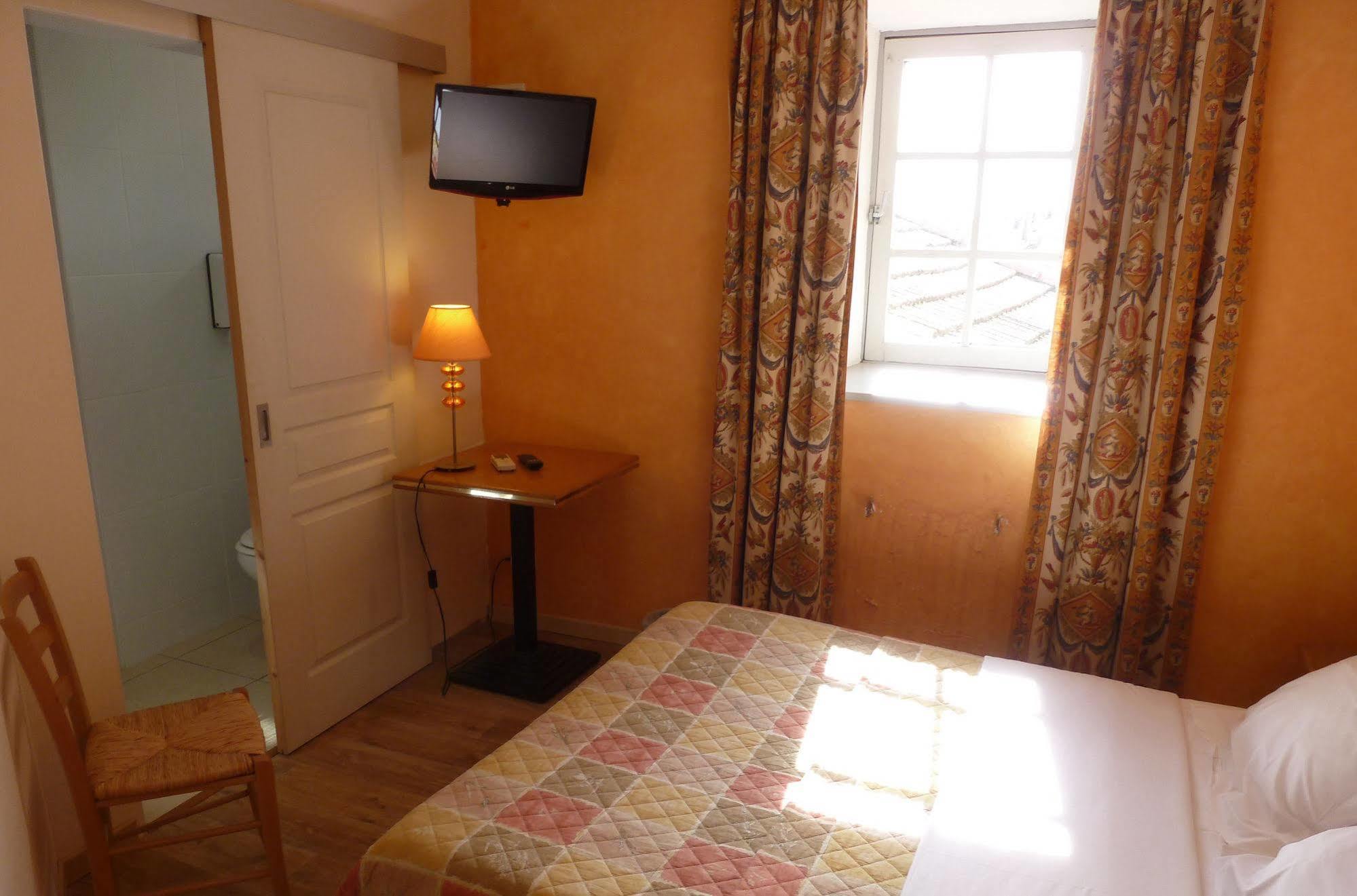 Hotel Saint Jean 2*